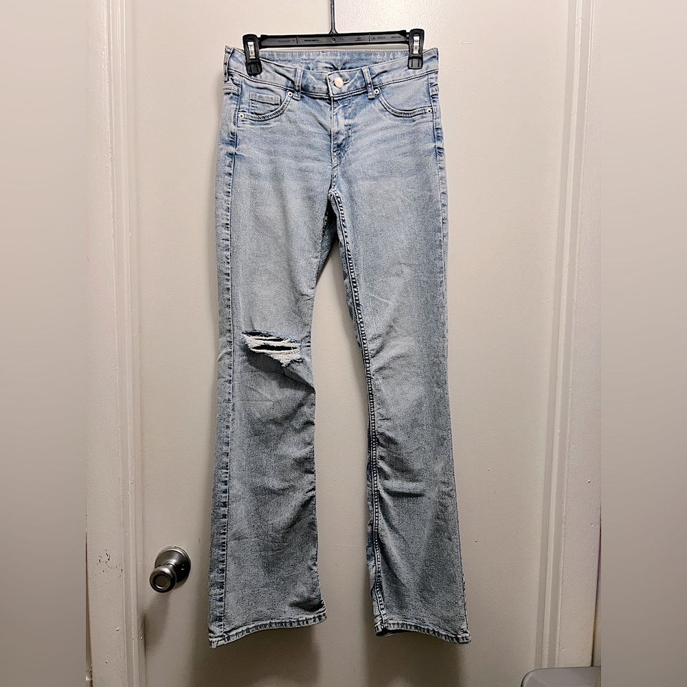 Low Rise Boot Cut Light Blue Distressed Women's Jeans, Size 4
